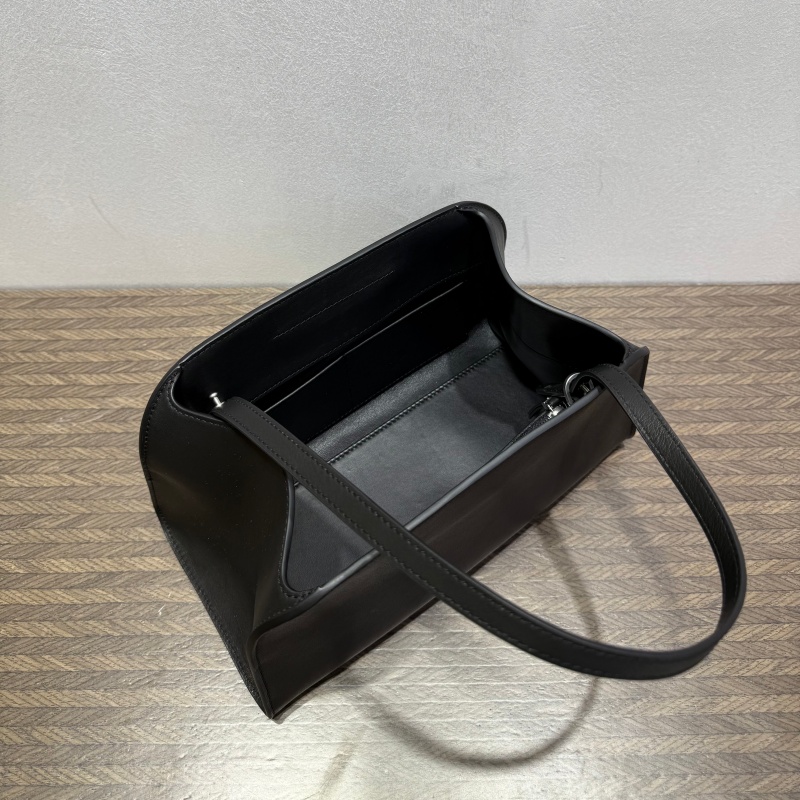 Damska minimalistyczna torebka – Leatherwork Hardware recenzja i cena