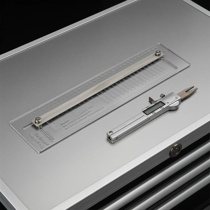 Płaska linijka skórzana dla rz – Leatherwork Ruler recenzja i cena