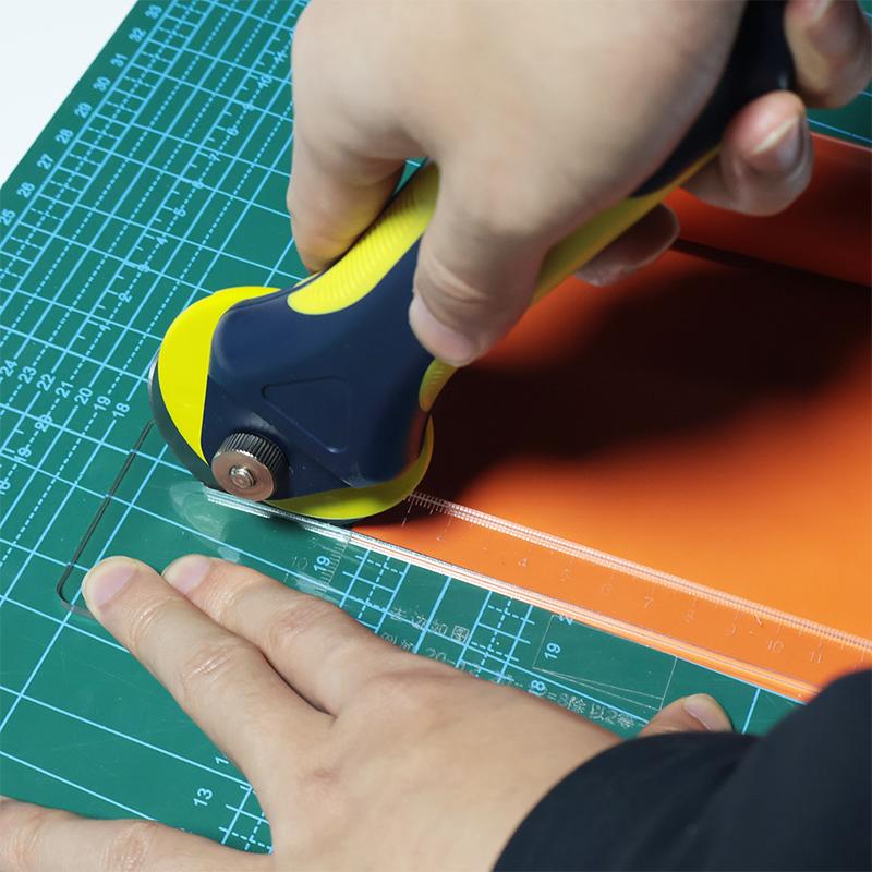 Płaska linijka skórzana dla rz – Leatherwork Ruler recenzja i cena